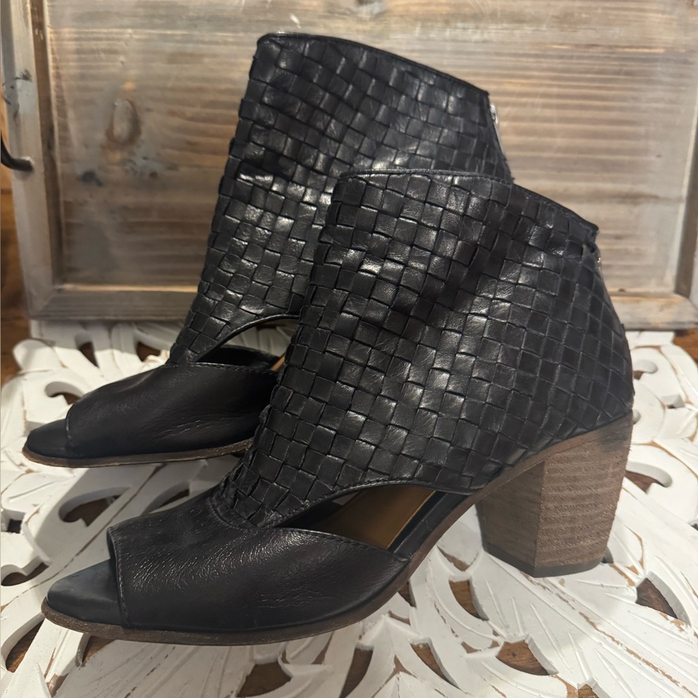 Patricia Nash Rosetta Black Italian Woven Leather Peep Toe Ankle Boot Size 8 1/2